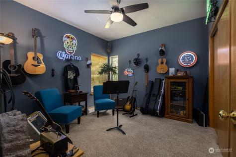 16068 Mountain View Road Mount Vernon WA 98274