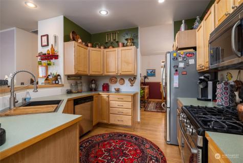 16068 Mountain View Road Mount Vernon WA 98274