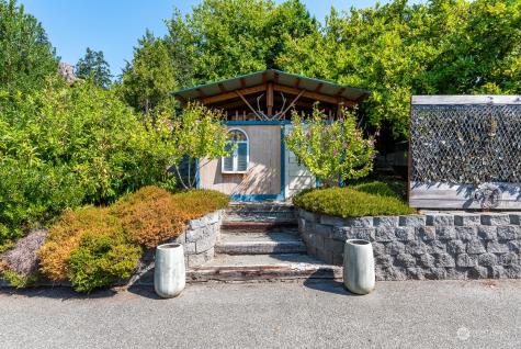 1008 Diamantina Lane Camano Island WA 98282