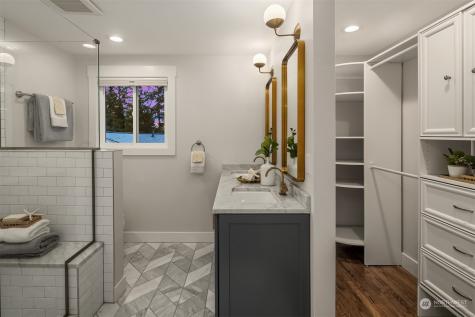 9324 Se 68th Street Mercer Island WA 98040